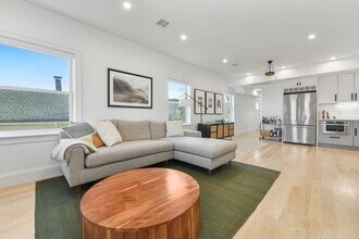 17 Akron St in Boston, MA - Building Photo - Building Photo