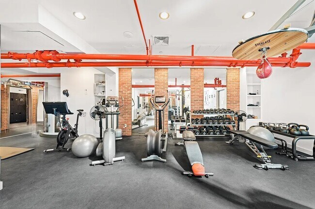 640 Broadway, Unit 8B in New York, NY - Building Photo - Building Photo