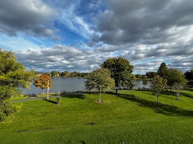 5 Parkside Ct, Unit #13 in Vernon Hills, IL - Building Photo - Building Photo