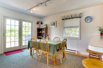 18 Atlantic Ave in Groton, CT - Building Photo - Building Photo