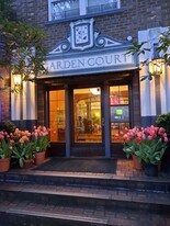 1631 16th Ave, Unit CAP HILL VINTAGE AND VIEW in Seattle, WA - Building Photo