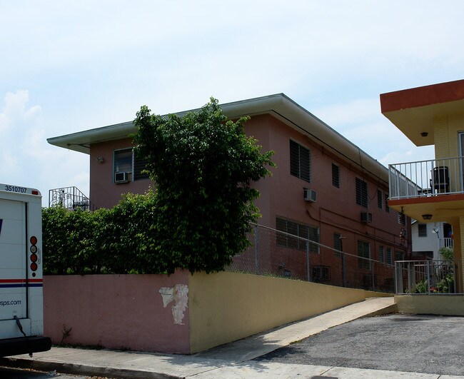 435 SW 5th Ave in Miami, FL - Building Photo - Building Photo