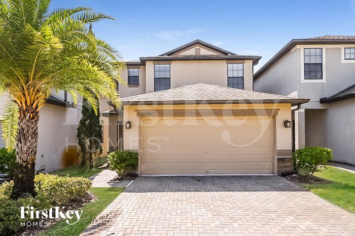 2704 Garden Falls Dr in Brandon, FL - Building Photo