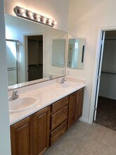 1233 N Spring Valley Dr in Washington, UT - Building Photo - Building Photo