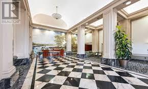 1 Lee Centre Dr in Toronto, ON - Building Photo - Building Photo