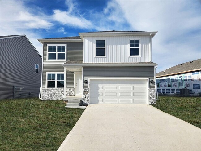 property at 2425 SE Fox Valley Dr