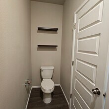 1028 Baker Hts Lp in Bremerton, WA - Building Photo - Building Photo