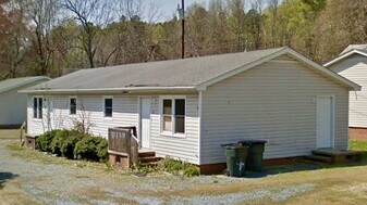 422 B Brewer St in Asheboro, NC - Building Photo