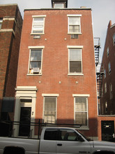 927 Pine St in Philadelphia, PA - Building Photo - Building Photo