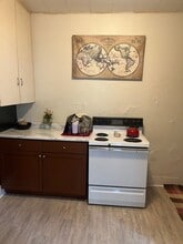 412 N Linn St in Iowa City, IA - Building Photo - Building Photo