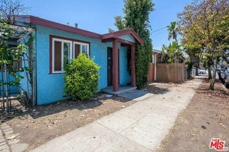 4962 Fountain Ave in Los Angeles, CA - Building Photo - Building Photo