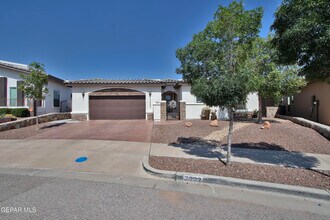 7222 Kiowa Creek Dr in El Paso, TX - Building Photo - Building Photo