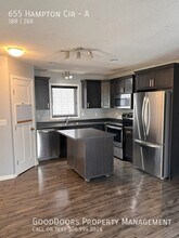 655 Hampton Cir in Saskatoon, SK - Building Photo - Building Photo
