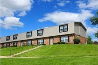 Red Coach Village - Red Coach Village Apartments in Springfield, Ohio