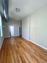 1942 Christian St-Unit -1942-2 in Philadelphia, PA - Building Photo - Building Photo