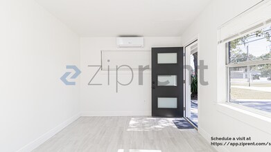 1105 E South St in Orlando, FL - Building Photo - Building Photo