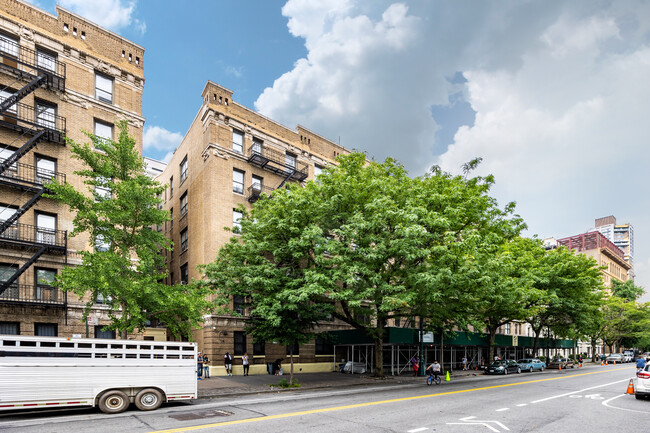 45 W 110th St in New York, NY - Foto de edificio - Building Photo