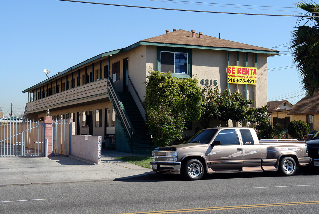 4315 Lennox Blvd in Inglewood, CA - Building Photo