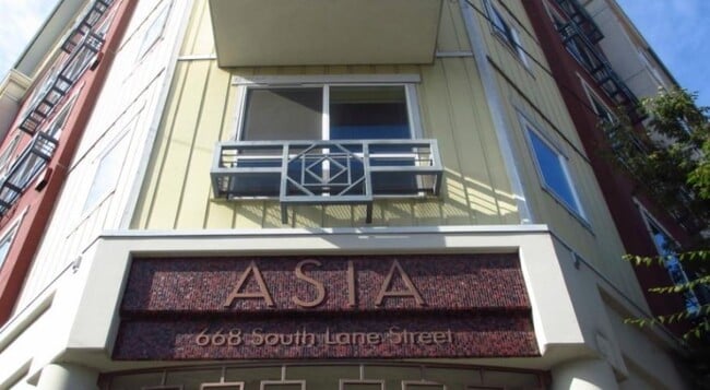 property at 668 S Lane St