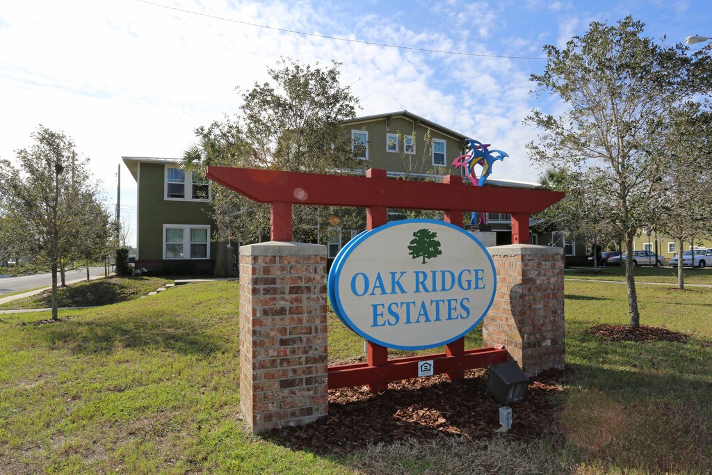 Oak Ridge Estates Apartments Tarpon Springs, FL Apartments For Rent