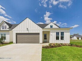 201 Prague Ave in Youngsville, LA - Building Photo