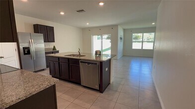 611 Autumn Stream Dr in Auburndale, FL - Building Photo - Building Photo