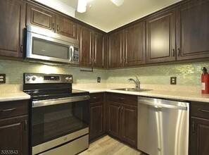 61 Mt Kemble Ave in Morristown, NJ - Building Photo - Building Photo
