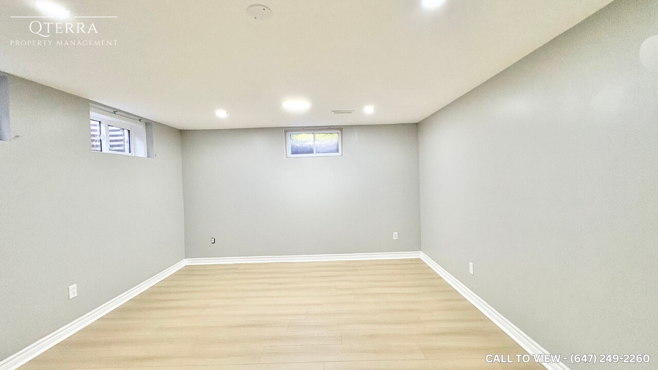 289 Dover St in Oshawa, ON - Building Photo