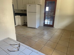 1284 Stafford Way in Yuba City, CA - Foto de edificio - Building Photo