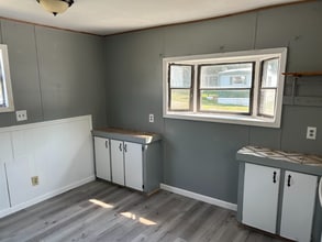 100 Hidden Valley Dr in Batesville, AR - Foto de edificio - Building Photo