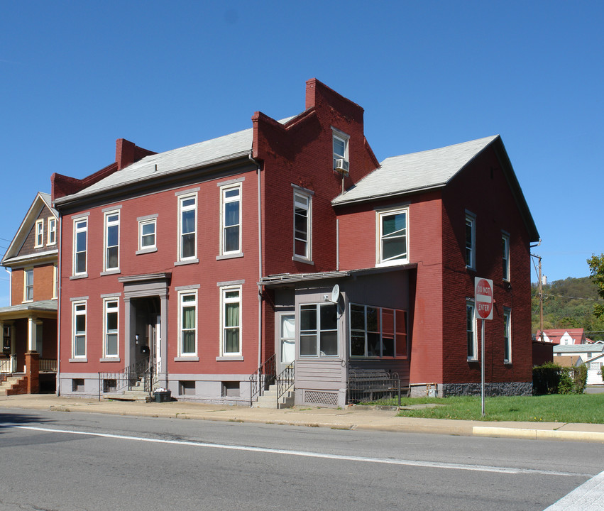 371-373 E Church St in Lock Haven, PA - Building Photo