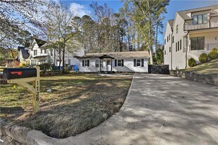 1728 Wayland Cir NE in Atlanta, GA - Building Photo