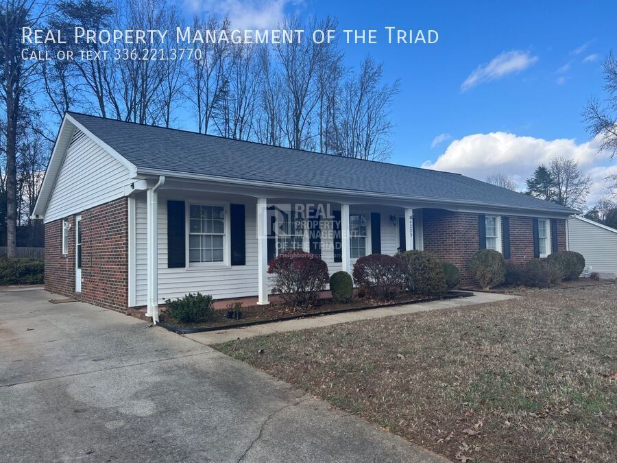 4209 Crabapple Ln in Greensboro, NC - Building Photo