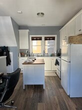 106 Caty Ln, Unit 106 in Charlottesville, VA - Foto de edificio - Building Photo