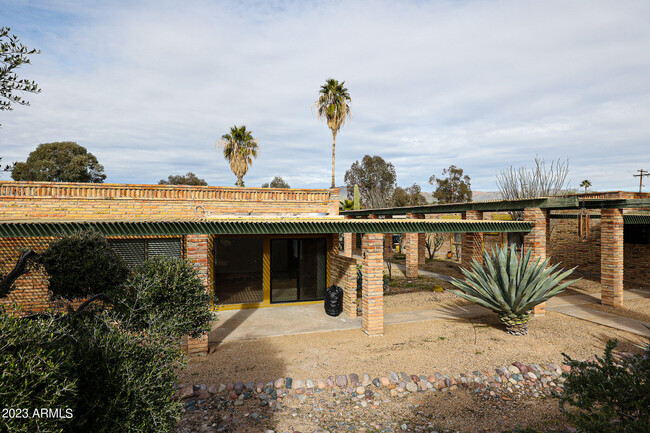 37626 N Tranquil Trail-Unit -5 in Carefree, AZ - Foto de edificio - Building Photo