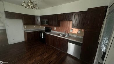 1432 Avenue D in Fort Madison, IA - Foto de edificio - Building Photo