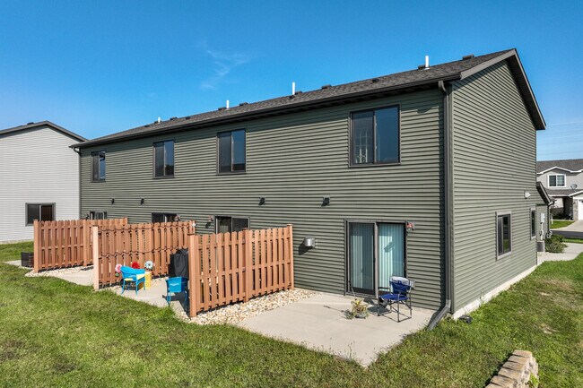 Portage Townhomes in Rochester, MN - Foto de edificio - Building Photo