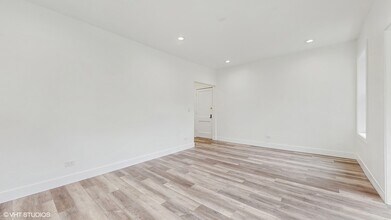 6500 N Bosworth Ave in Chicago, IL - Building Photo - Building Photo
