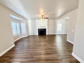 884 N Meadowlands Dr in Fayetteville, AR - Building Photo - Building Photo