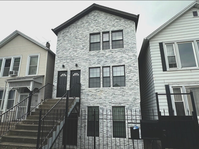 property at 2702 S Union Ave