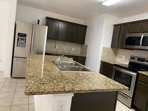 2515 Leona St in Forney, TX - Foto de edificio - Building Photo