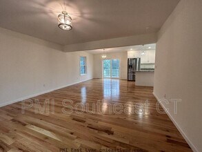 23 Quakertown Mdws in Ledyard, CT - Building Photo - Building Photo