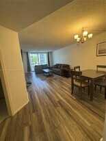 5300 NE 24th Terrace in Fort Lauderdale, FL - Building Photo