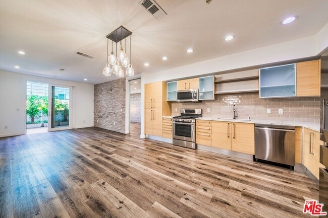 1234 Wilshire Blvd in Los Angeles, CA - Building Photo - Building Photo