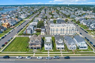 305 Ocean Ave in Avon By The Sea, NJ - Building Photo - Building Photo