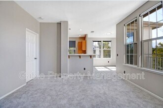 27030 Victoria Ln in Santa Clarita, CA - Building Photo - Building Photo