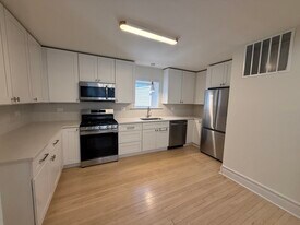 6220 N Magnolia Ave, Unit 3 Bed 1 Bath Magnolia in Chicago, IL - Building Photo