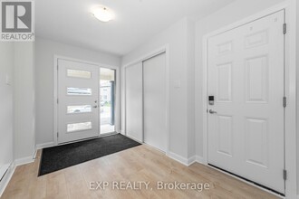 520 Convenire Row in Ottawa, ON - Building Photo - Building Photo