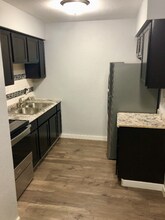 1131 Spencer St in Grinnell, IA - Foto de edificio - Building Photo