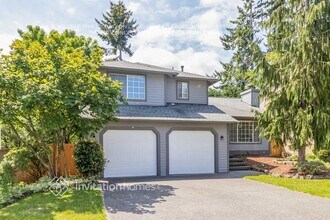 833 SW 313th Ct in Federal Way, WA - Foto de edificio - Building Photo